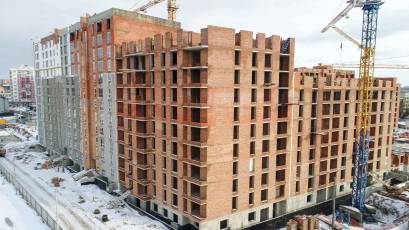 ЖК «Шенген»: у 6 секції другої черги виконується кладка стін восьмого поверху