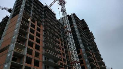 ЖК Maxima Residence: у першій секції виконується фінальний етап влаштування монолітного каркасу 