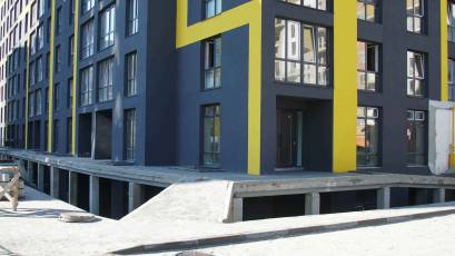 Shengen RC: in the first stage, the finishing of the basement floor facade has been completed