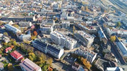 ЖК «Містечко Підзамче»: в третій черзі в секціях В-2 і В-3 облаштовується покрівля даху
