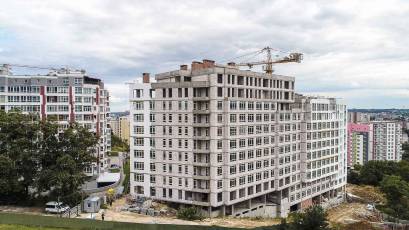 Holoski Kruchi RC: in the first stage, facade work is in progress