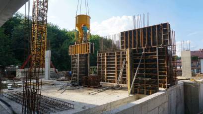 America RC: in К-2 house, the vertical of the first floor has been performed