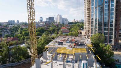 ЖК Nordica Residence: в першій секції виконується плита перекриття п’ятого поверху