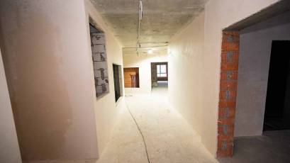 Bereh Dnipra RC: on the 13th floor, the walls are being plastered in the common facilities