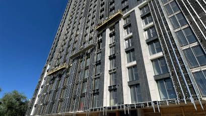 ЖК Nordica Residence: в першому будинку тривають фасадні роботи та монтаж освітлення